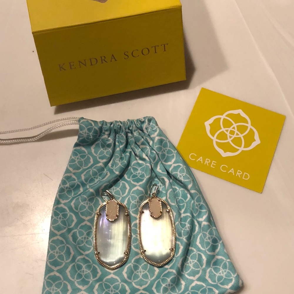 Kendra Scott “Darcy” drop earrings